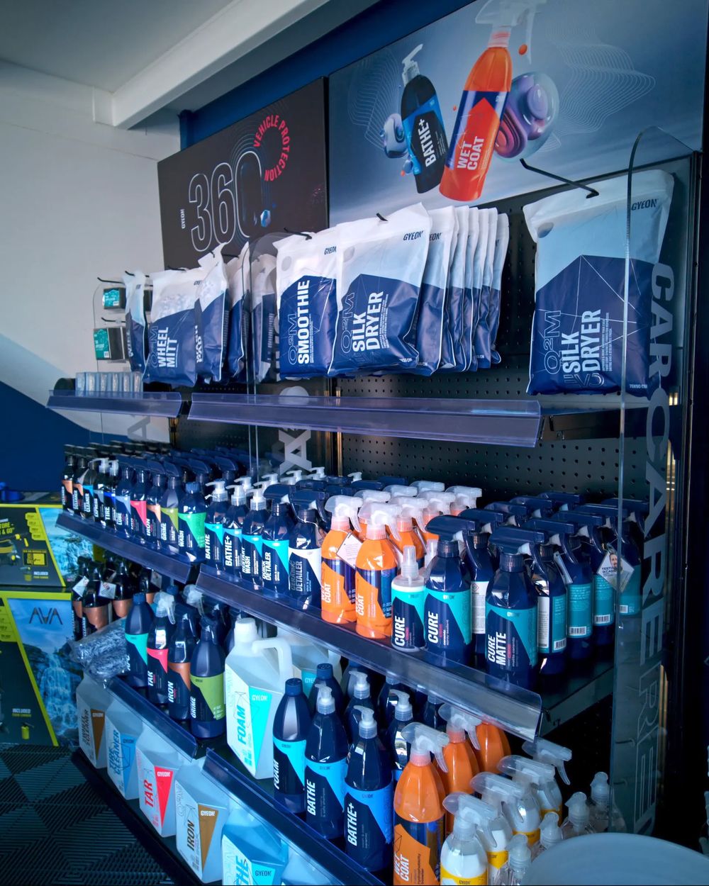 Produits d'entretien auto en rayon chez WAX-IT Riviera