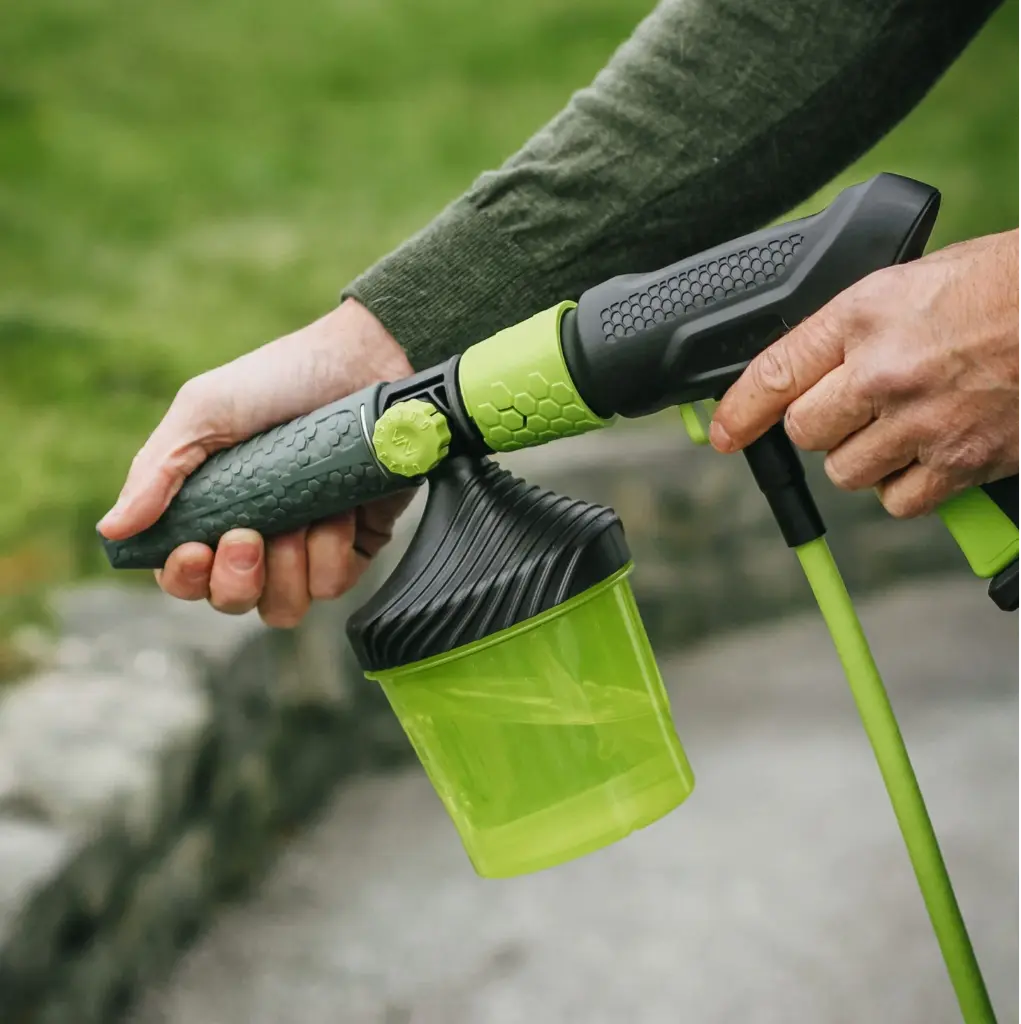 pressure-washers-accessories-foam-cannon-premium-06-litre-environment-03_1.webp